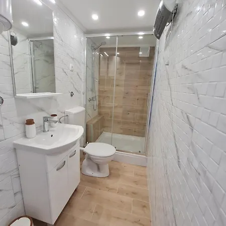 Luka Apartment *