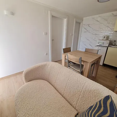 Apartment Luka *