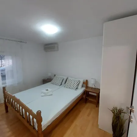 Luka Apartment