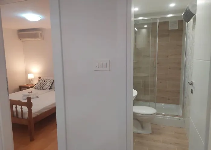 Luka Apartman Klenovica